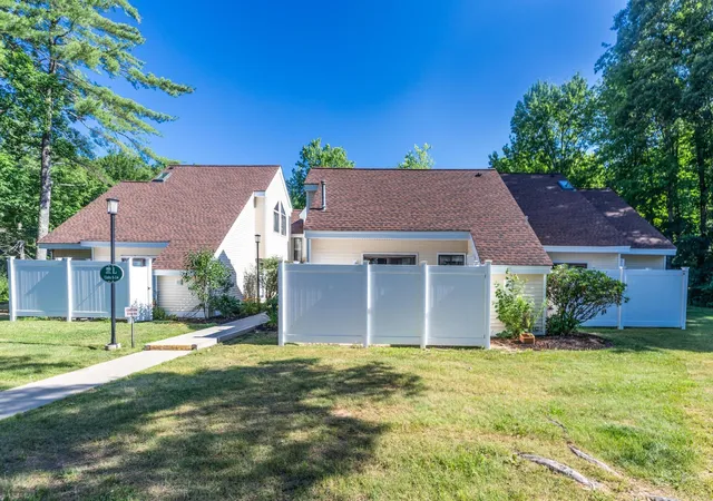 Photo 3 of Townhouse for sale at 14 Franklin Hts, Rochester, NH 03866 | MLS# 5101168 | Listing updated on 2026-08-28