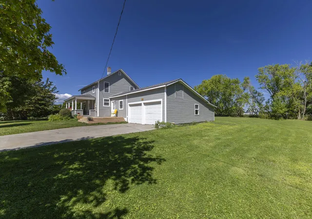 Photo 4 of Single family home for sale at 82 Allen Rd, Grand Isle, VT 05458 | MLS# 5101169 | Listing updated on 2026-09-11