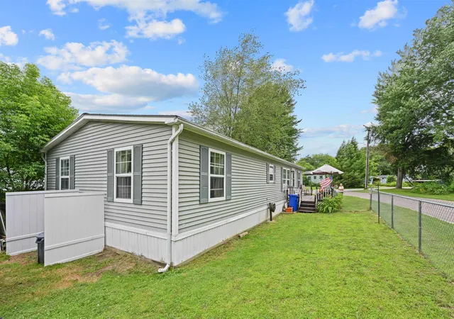 Photo 2 of Manufactured home for sale at 92 Hilltop Circle Circle, Richmond, VT 05477 | MLS# 5101170 | Listing updated on 2026-07-28