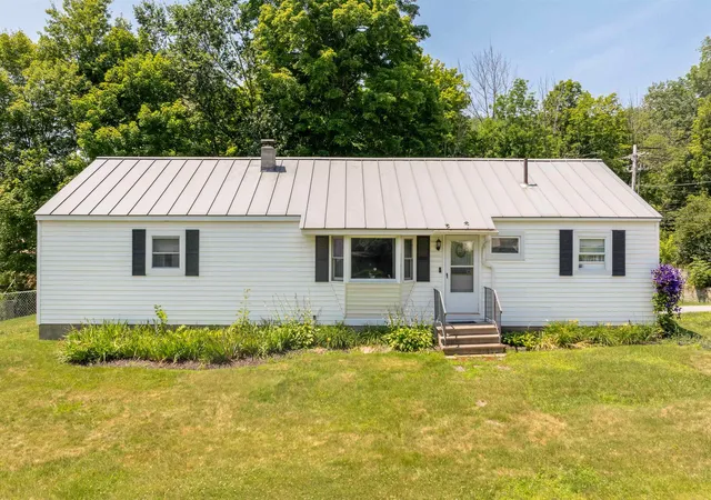 Photo 3 of Single family home for sale at 9 Placid Sq, Lebanon, NH 03766 | MLS# 5101183 | Listing updated on 2026-09-14
