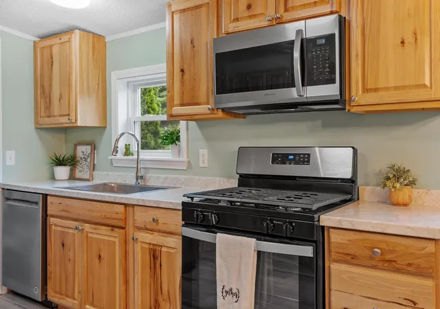 Photo 2 of Manufactured home for sale at 26 Country Ln, Fremont, NH 03044 | MLS# 5101189 | Listing updated on 2026-07-26