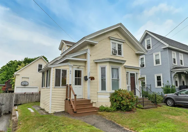 Photo 2 of Sale Pending at 36 Central St, Farmington, NH 03835 | MLS# 5101209 | Listing updated on 2026-09-03