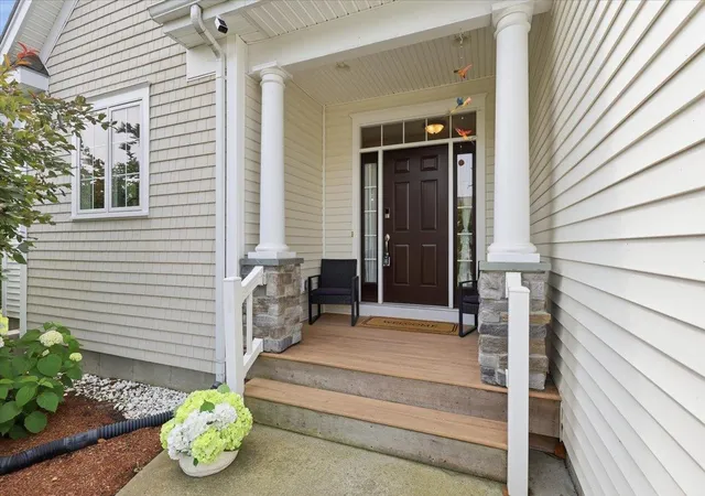Photo 2 of Sale Pending at 192 South Pointe Dr, South Burlington, VT 05403 | MLS# 5101210 | Listing updated on 2026-09-30