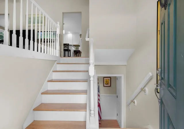 3rd image of 32 Raeder Dr, Stratham, NH 03885 | MLS# 5101215