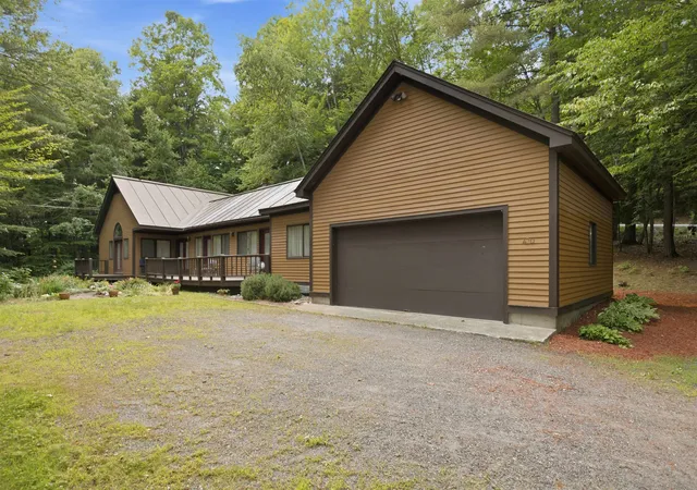 Photo 2 of Single family home for sale at 470 Morgan Rd, Quechee, VT 05059 | MLS# 5101224 | Listing updated on 2026-07-27