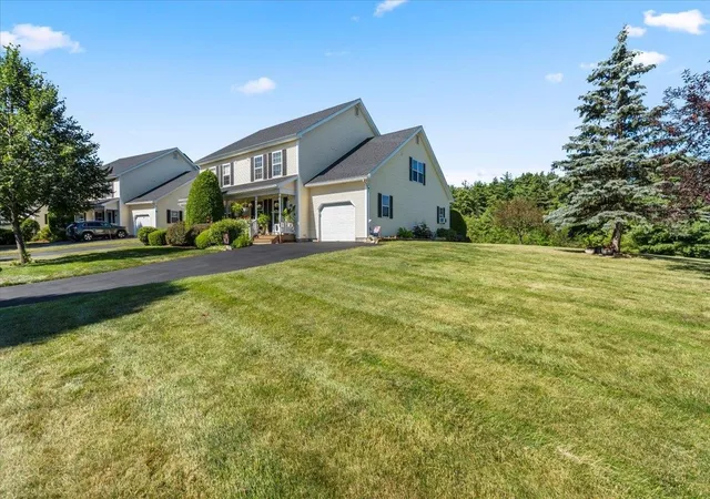 Photo 4 of Condo for sale at 156 Catkin Dr, South Burlington, VT 05403 | MLS# 5101225 | Listing updated on 2026-08-26