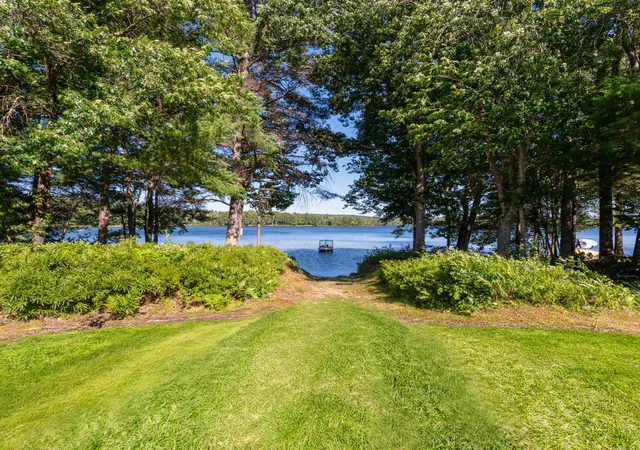 Photo 21 of Single family home for sale at 8 Mirror Lake Dr, Tuftonboro, NH 03853 | MLS# 5101227 | Listing updated on 2026-08-31