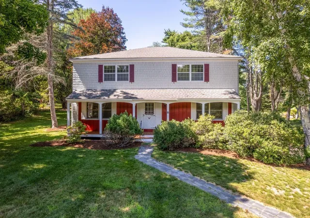 Photo 2 of Single family home for sale at 8 Mirror Lake Dr, Tuftonboro, NH 03853 | MLS# 5101227 | Listing updated on 2026-08-31
