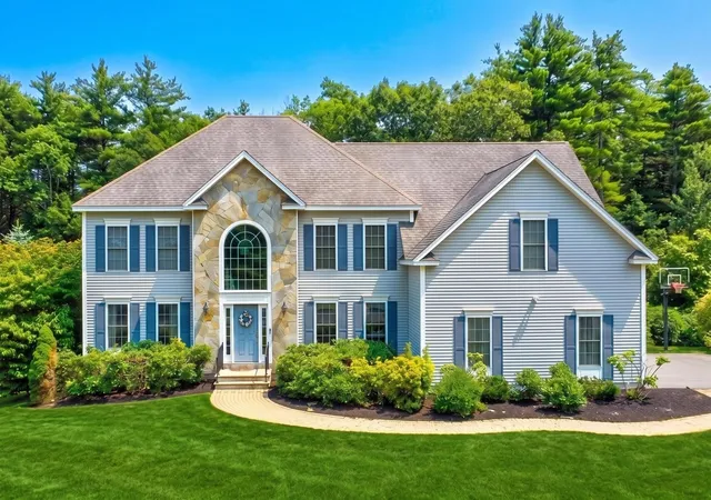 Photo 1 of Single family home for sale at 15 Northland Rd, Windham, NH 03087 | MLS# 5101244 | Listing updated on 2026-09-26