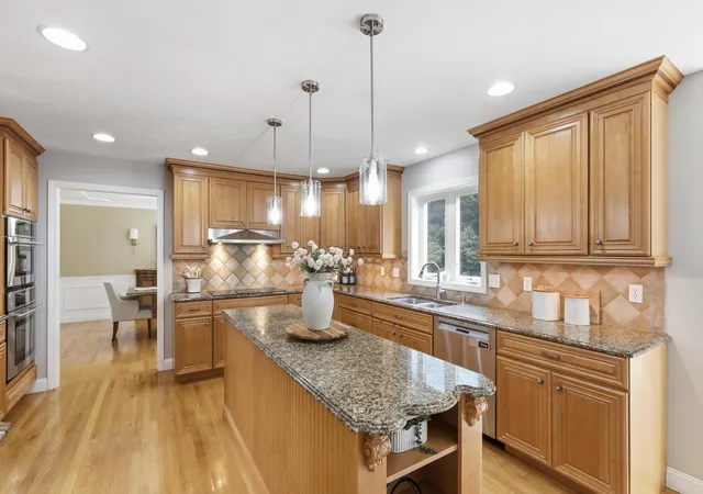 Photo 2 of Single family home for sale at 15 Northland Rd, Windham, NH 03087 | MLS# 5101244 | Listing updated on 2026-09-26