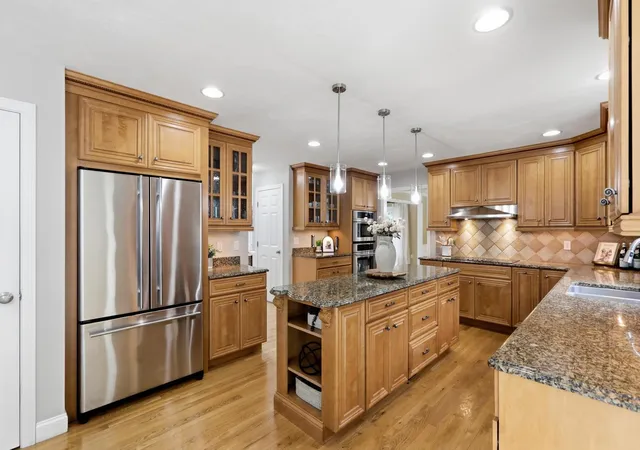 Photo 4 of Single family home for sale at 15 Northland Rd, Windham, NH 03087 | MLS# 5101244 | Listing updated on 2026-09-26