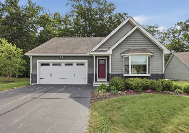1st image of 31 Castle Ct #31, Kingston, NH 03848 | MLS# 5101259