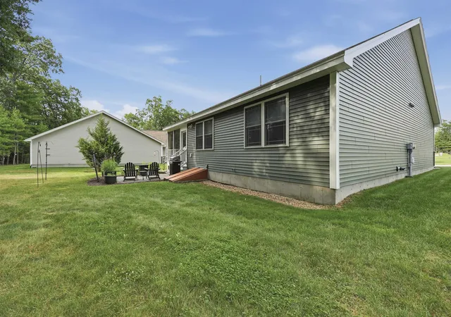 4th image of 31 Castle Ct #31, Kingston, NH 03848 | MLS# 5101259