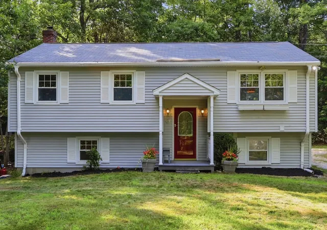 Photo 1 of Sale Pending at 42 Jason Dr, Goffstown, NH 03045 | MLS# 5101272 | Listing updated on 2026-08-03