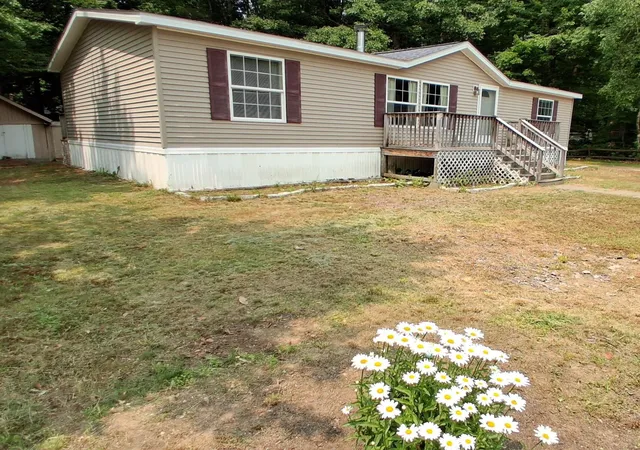 2nd image of 11 Page St, Plymouth, NH 03264 | MLS# 5101273