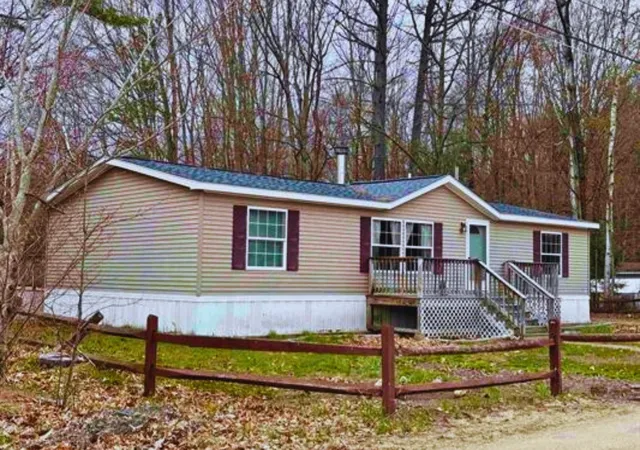 27th image of 11 Page St, Plymouth, NH 03264 | MLS# 5101273