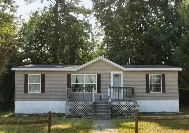 3rd image of 11 Page St, Plymouth, NH 03264 | MLS# 5101273
