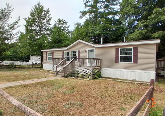 4th image of 11 Page St, Plymouth, NH 03264 | MLS# 5101273