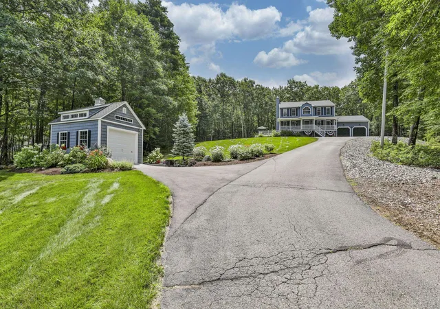 Photo 3 of Sale Pending at 10 Mosher Dr, Brookline, NH 03033 | MLS# 5101274 | Listing updated on 2026-09-22