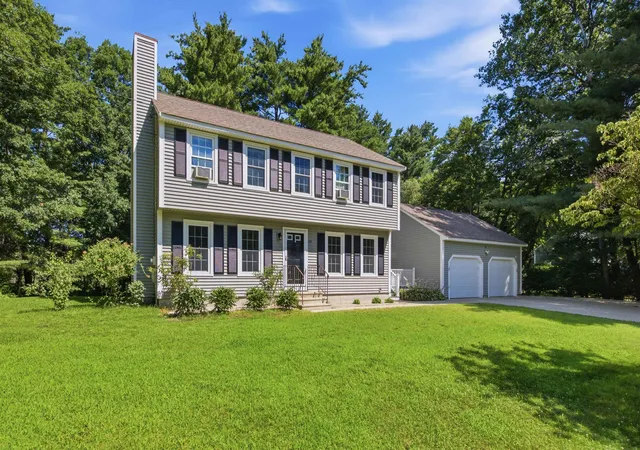 1st image of 29 Chase Brook Cir, Litchfield, NH 03052 | MLS# 5101282