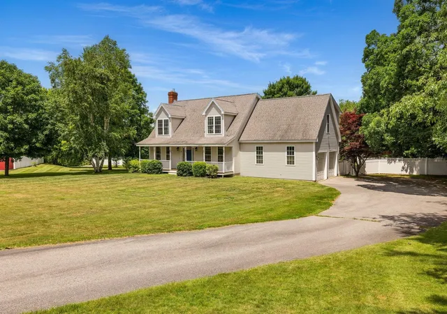 1st image of 61 Bunker Hill Ave, Stratham, NH 03885 | MLS# 5101291