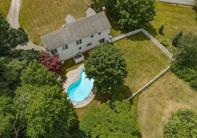 2nd image of 61 Bunker Hill Ave, Stratham, NH 03885 | MLS# 5101291