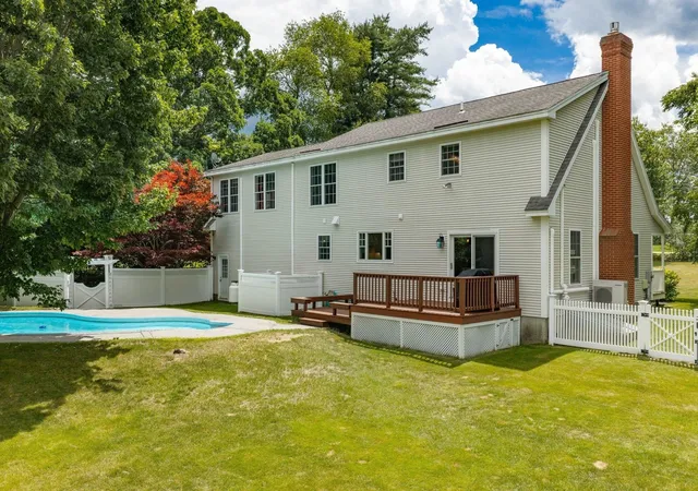 3rd image of 61 Bunker Hill Ave, Stratham, NH 03885 | MLS# 5101291