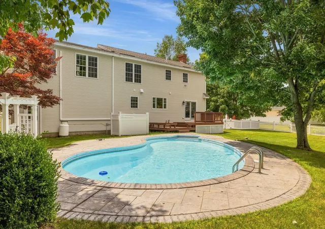 4th image of 61 Bunker Hill Ave, Stratham, NH 03885 | MLS# 5101291
