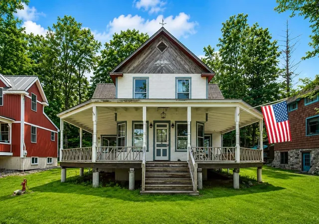 Photo 2 of Single family home for sale at 5 Lakeside Rd, Newbury, NH 03255 | MLS# 5101298 | Listing updated on 2026-08-24
