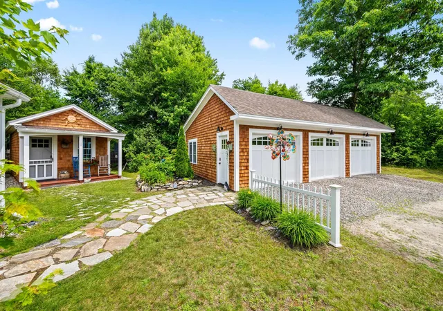 4th image of 41 Evergreen Ln, Littleton, NH 03561 | MLS# 5101303