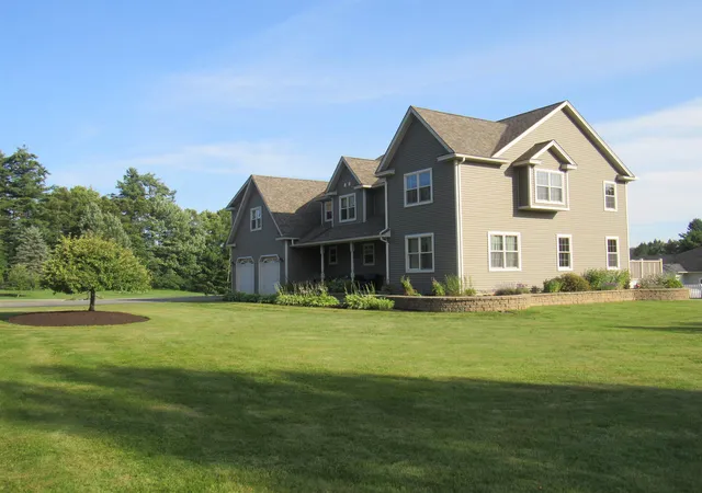 Photo 3 of Single family home for sale at 1030 Mount Vernon St, Newport, VT 05855 | MLS# 5101313 | Listing updated on 2026-09-02