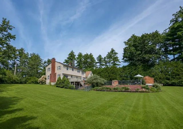 Photo 4 of Sale Pending at 8 Sullivan Rd, Hudson, NH 03051 | MLS# 5101317 | Listing updated on 2026-09-19