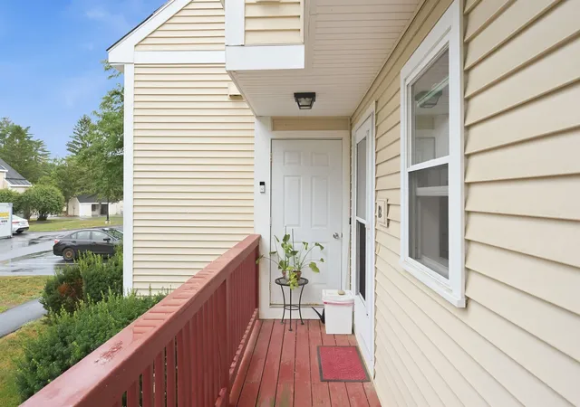 3rd image of 12 Vinton Dr, Concord, NH 03303 | MLS# 5101323