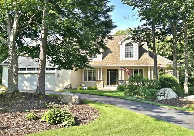 1st image of 22 Moat Ln, Hales Location, NH 03860 | MLS# 5101325