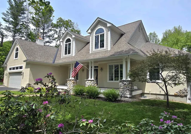 3rd image of 22 Moat Ln, Hales Location, NH 03860 | MLS# 5101325
