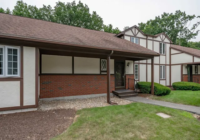 2nd image of 3 Chandler Dr, Atkinson, NH 03811 | MLS# 5101343