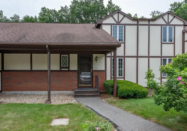 Photo 3 of Townhouse for sale at 3 Chandler Dr, Atkinson, NH 03811 | MLS# 5101343 | Listing updated on 2026-07-30