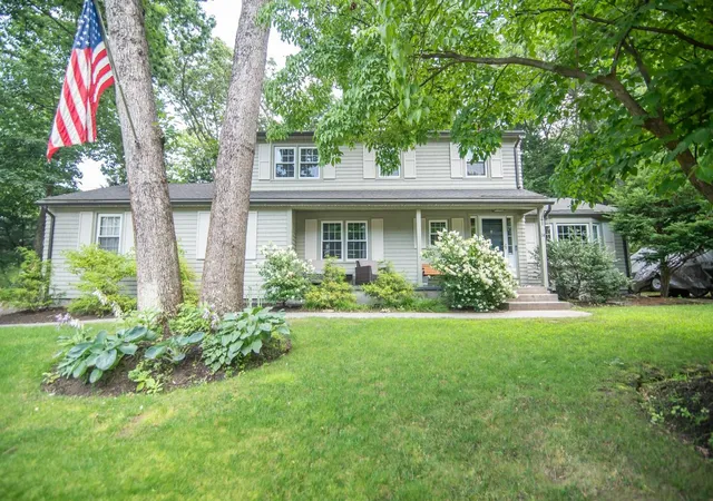 Photo 1 of Single family home for sale at 14 Birch Hill Dr, Nashua, NH 03063 | MLS# 5101354 | Listing updated on 2026-09-18
