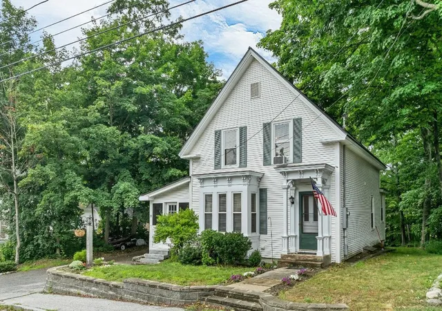 Photo 2 of Single family home for sale at 19 Stevens Ave, Meredith, NH 03253 | MLS# 5101356 | Listing updated on 2026-08-26