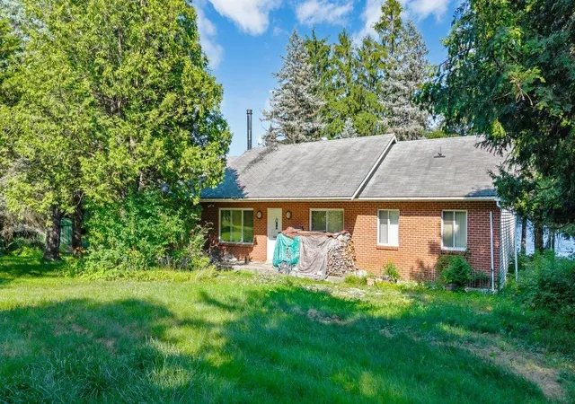 Single family home for sale at 478 Jordan Pt, Isle La Motte, VT 05463 | MLS# 5101360