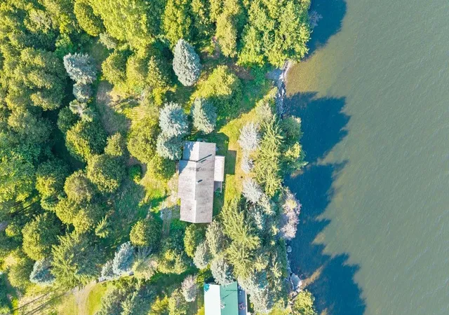 Photo 3 of Single family home for sale at 478 Jordan Pt, Isle La Motte, VT 05463 | MLS# 5101360 | Listing updated on 2026-08-04