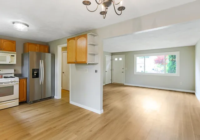 Photo 4 of Sale Pending at 9 Judith Dr, Nashua, NH 03062 | MLS# 5101362 | Listing updated on 2026-09-04