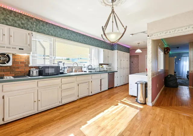 Photo 2 of Multi family home for sale at 514 Hanover St, Manchester, NH 03104 | MLS# 5101368 | Listing updated on 2026-07-27