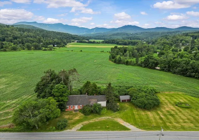 Photo 1 of Single family home for sale at 332 Luce Hill Rd, Stowe, VT 05672 | MLS# 5101377 | Listing updated on 2026-07-24