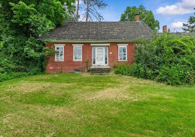 Photo 4 of Single family home for sale at 332 Luce Hill Rd, Stowe, VT 05672 | MLS# 5101377 | Listing updated on 2026-07-24