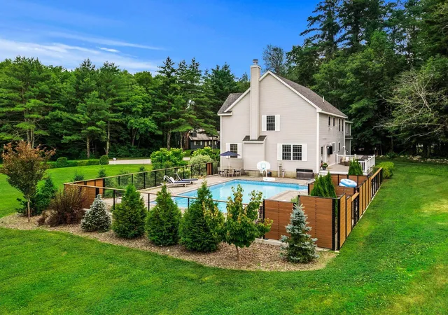 Photo 2 of Single family home for sale at 8 Leni Rd, Windham, NH 03087 | MLS# 5101380 | Listing updated on 2026-08-02