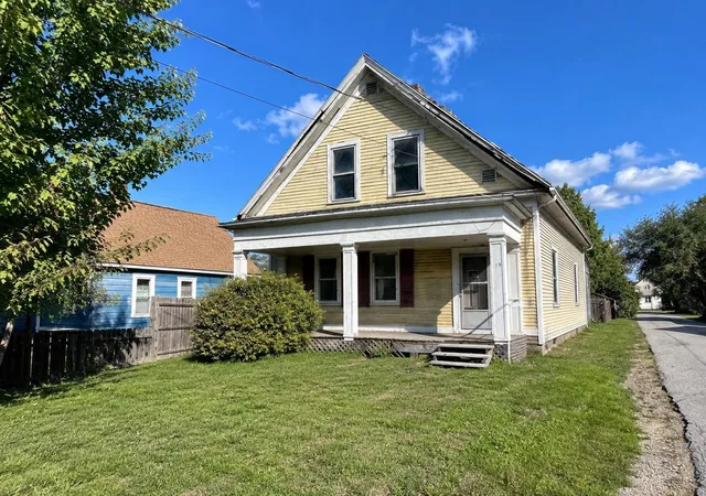 Photo 1 of Single family home for sale at 19 Hill St, Saint Johnsbury, VT 05819 | MLS# 5101405 | Listing updated on 2026-09-03