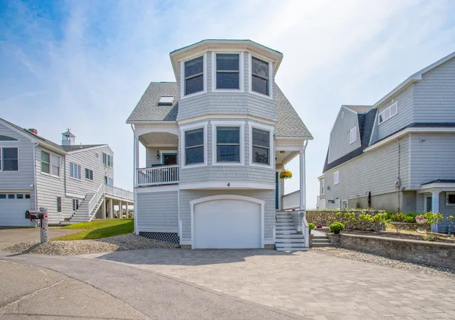 Photo 3 of Single family home for sale at 4 Nor'east Ln, Hampton, NH 03842 | MLS# 5101407 | Listing updated on 2026-07-28