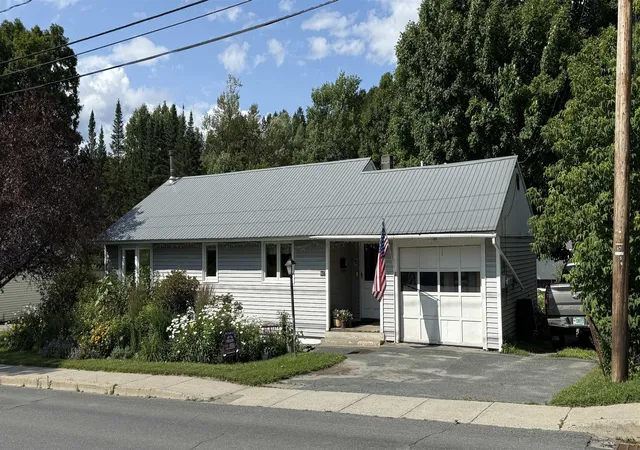 Photo 2 of Single family home for sale at 447 Concord Ave, St. Johnsbury, VT 05819 | MLS# 5101408 | Listing updated on 2026-09-03