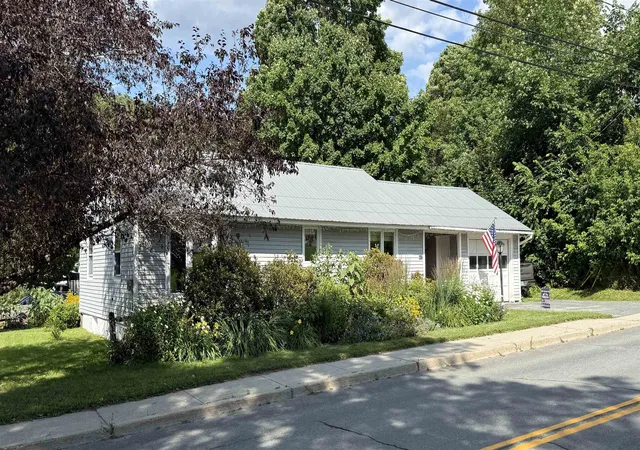 Photo 3 of Single family home for sale at 447 Concord Ave, St. Johnsbury, VT 05819 | MLS# 5101408 | Listing updated on 2026-09-03
